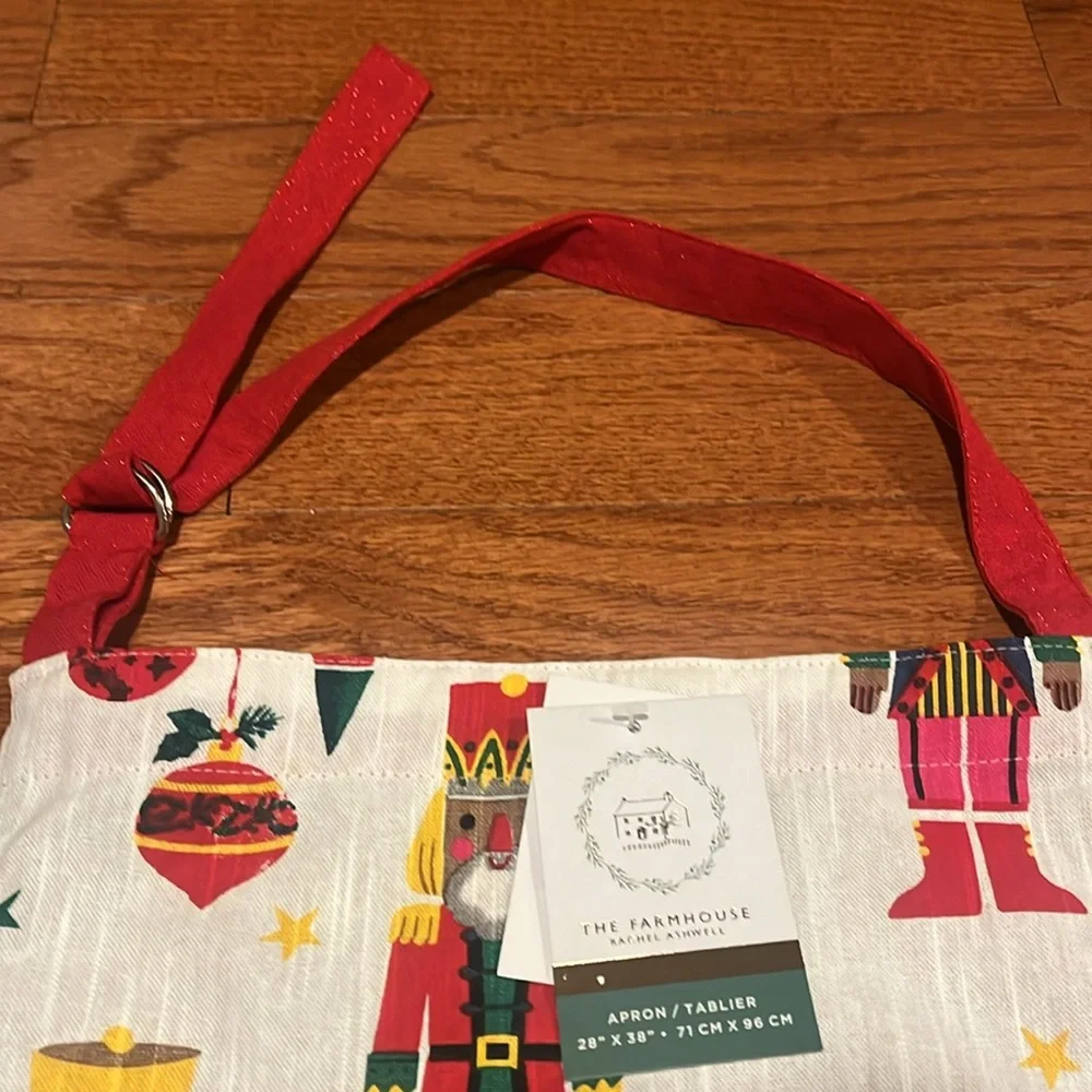 Rachel Ashwell The Farmhouse NUTCRACKER Full Bib Apron; NWT, New